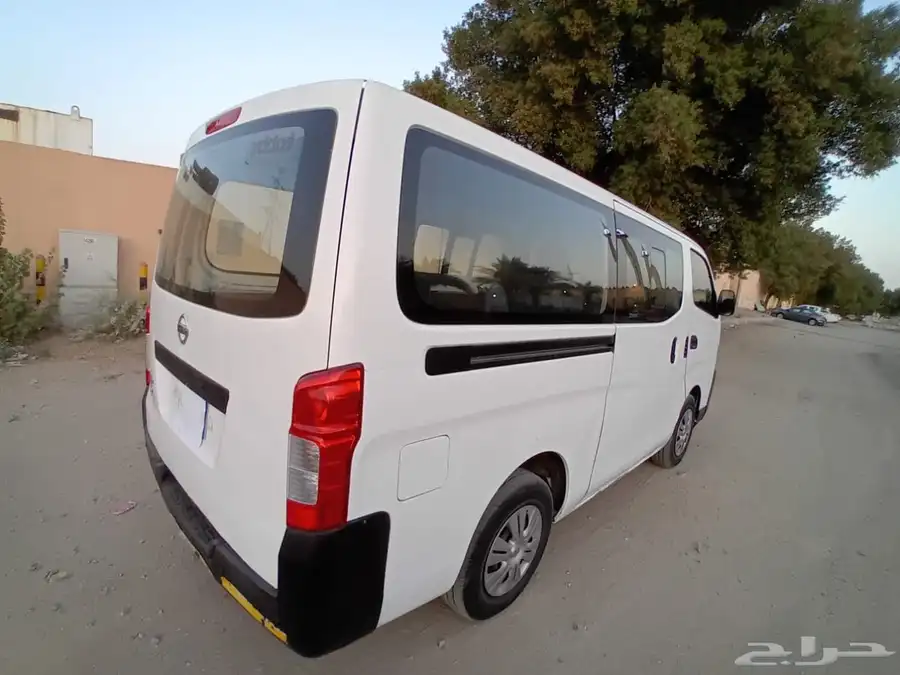 باص نيسان 15 راكب موديل 2016 8