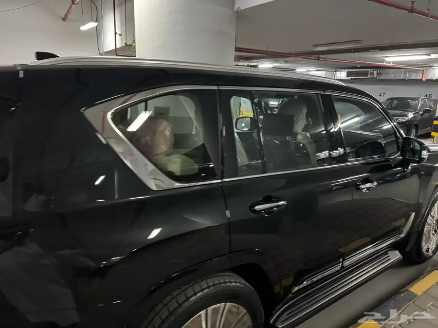 لكزس 2025LX600 11