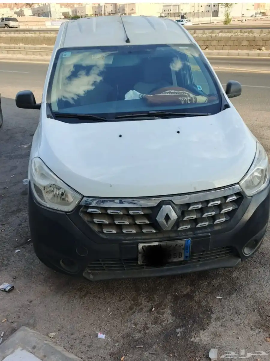 سيارة رينو بضاعه 1
