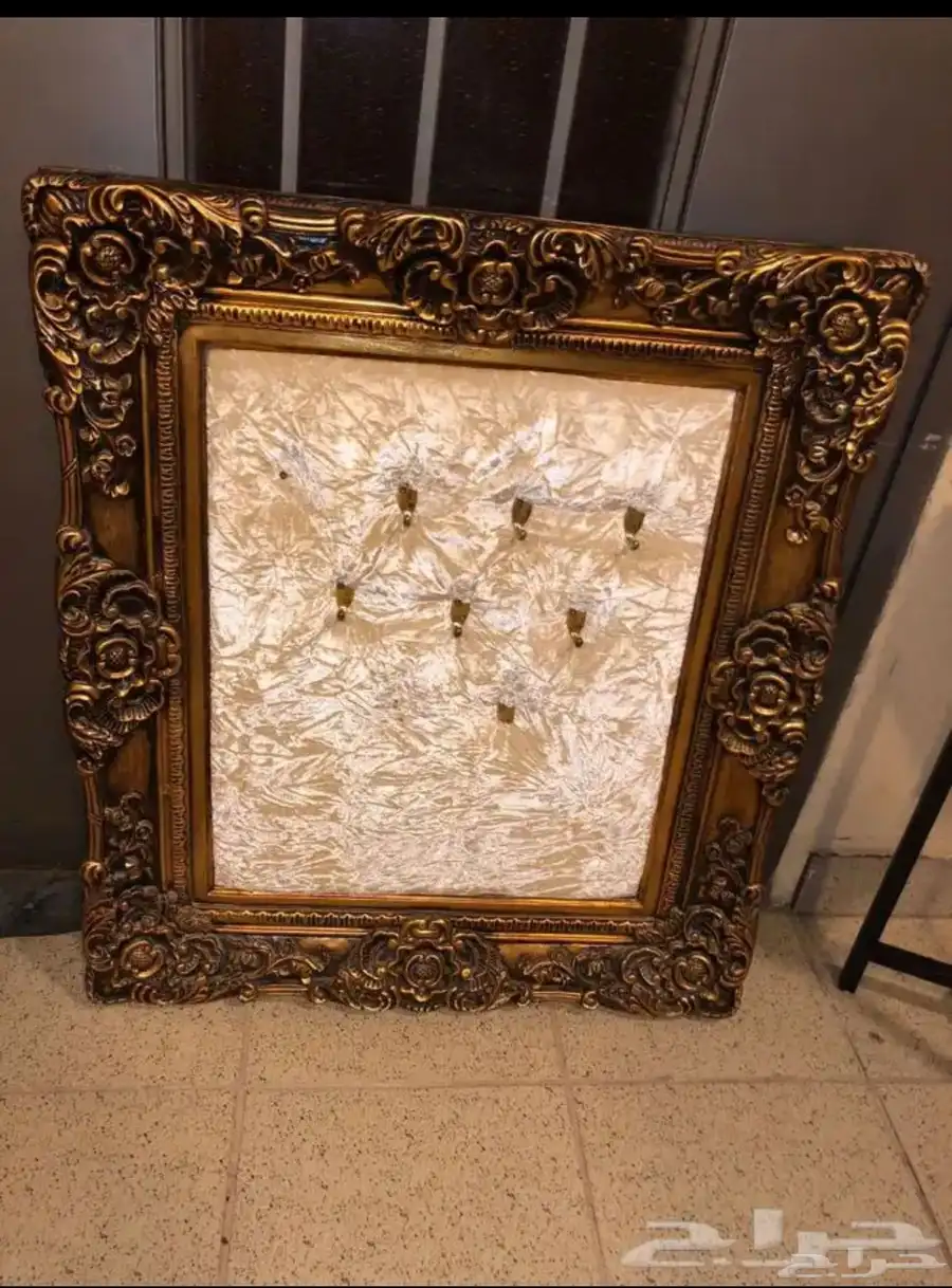 كنسول مدخل مع معلاق عبايات 2
