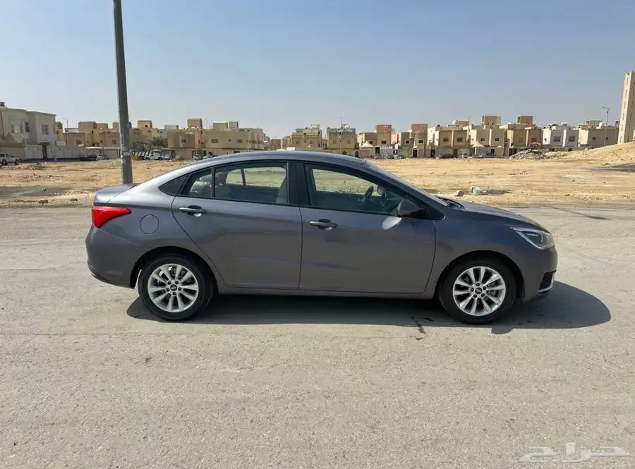 للبيع شيري اريزو 5 مديل 2023 خربان فيها القير يحتاج تغير 2