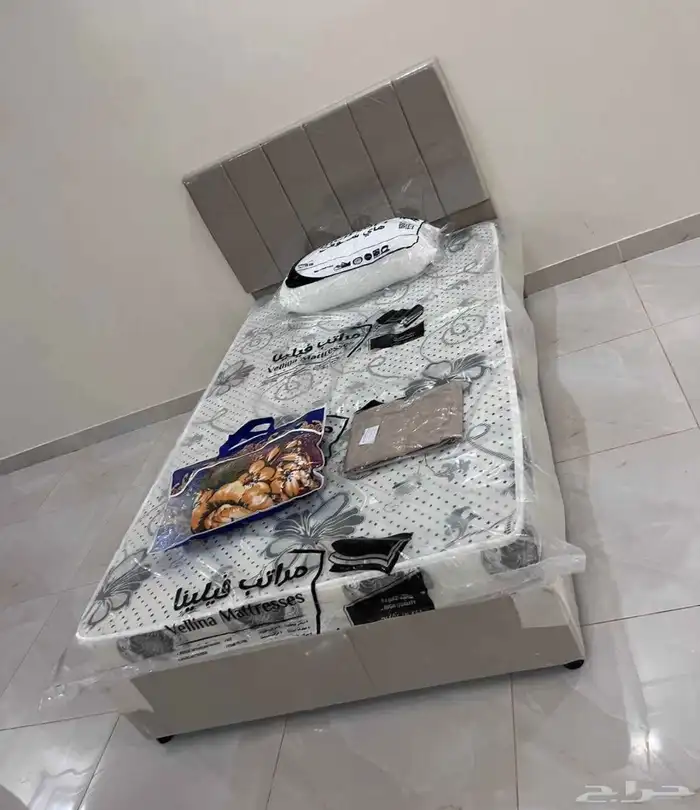 سرير  مراتب  دواليب  تسريحات و أثاث غرفة نوم كامل 40