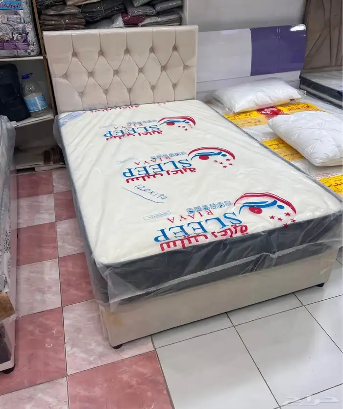 سرير  مراتب  دواليب  تسريحات و أثاث غرفة نوم كامل 5