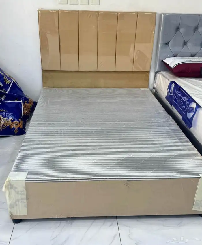 سرير  مراتب  دواليب  تسريحات و أثاث غرفة نوم كامل 0