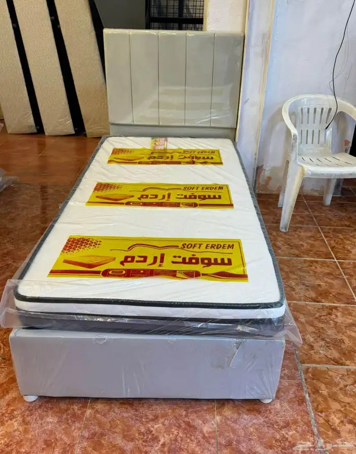 سرير  مراتب  دواليب  تسريحات و أثاث غرفة نوم كامل 26