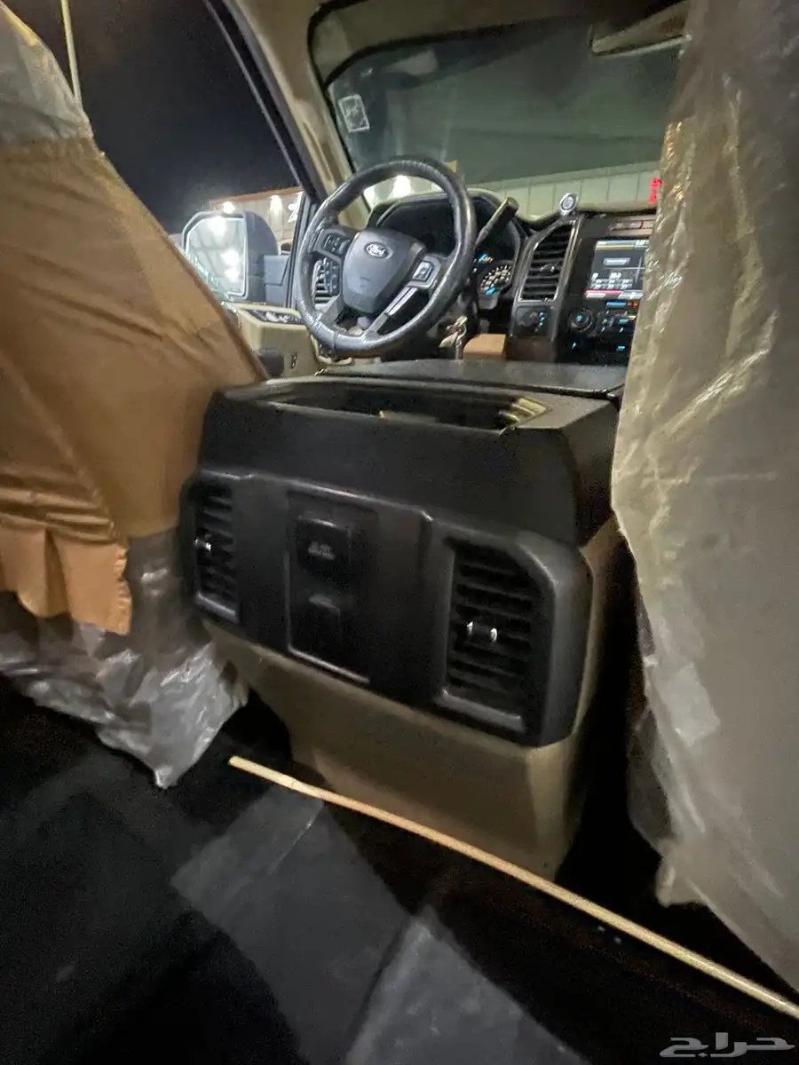 للبيع فورد غمارتينF150 دبل فل كامل سقف بانوراما مالك واحد 32