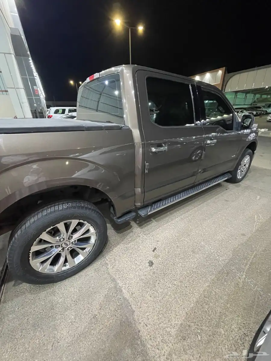 للبيع فورد غمارتينF150 دبل فل كامل سقف بانوراما مالك واحد 14