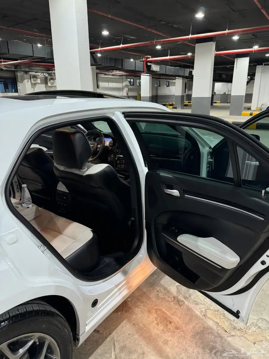 كرايسلر s300 5.7 16