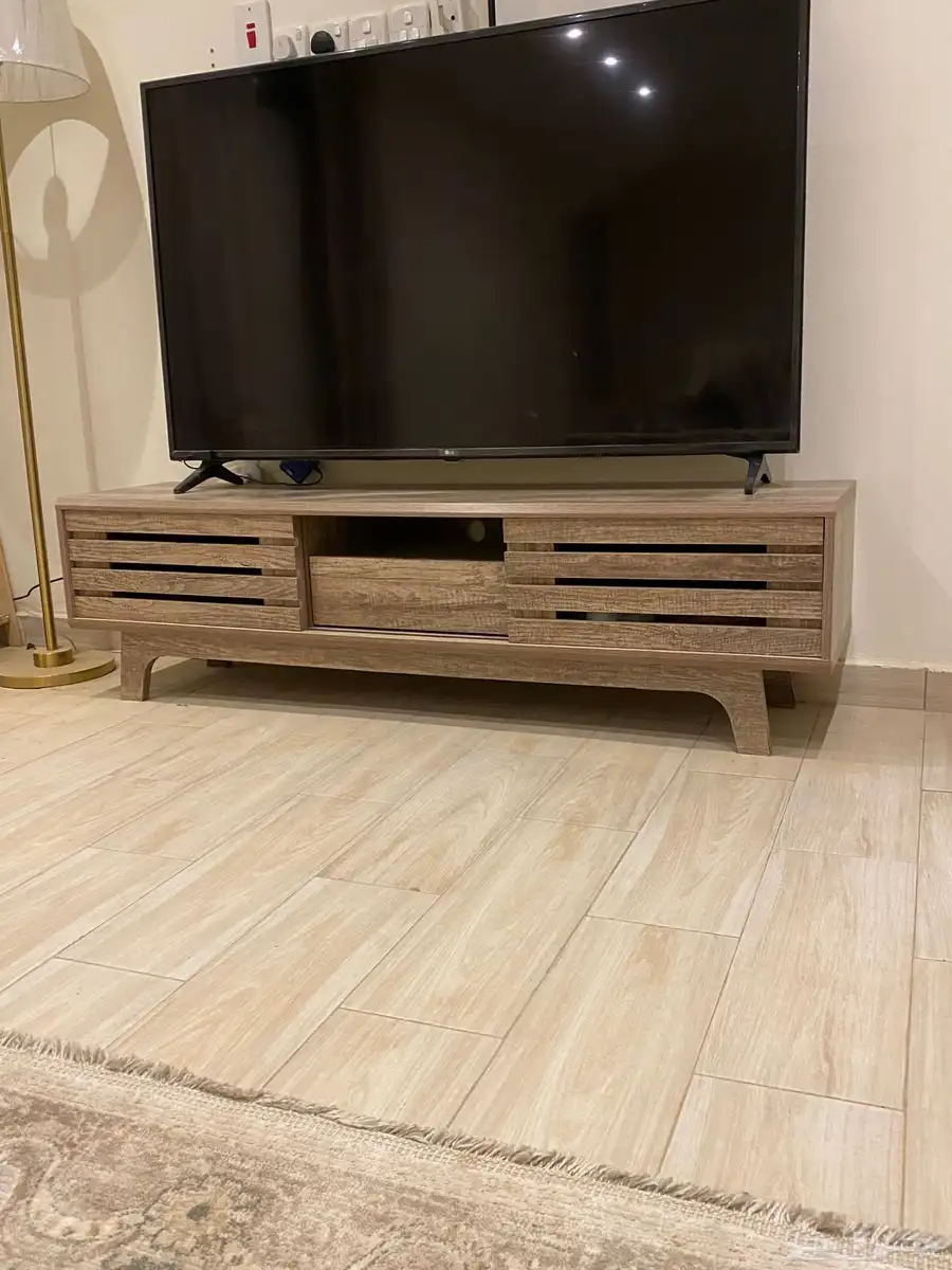 طاولة تلفاز مقاس متر و 60 سانتي 0