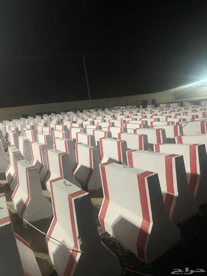 قواعد اناره وحواجز خرسانيه سفتي نيوجيرسي صبات مصدات 14