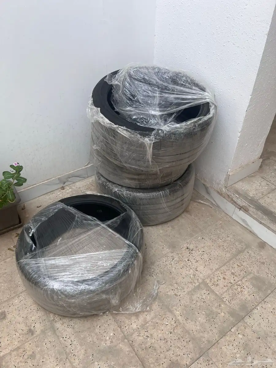 كفرات Pirelli Run Flat شبه جديدة مقاس 19 تاريخ 2025 0