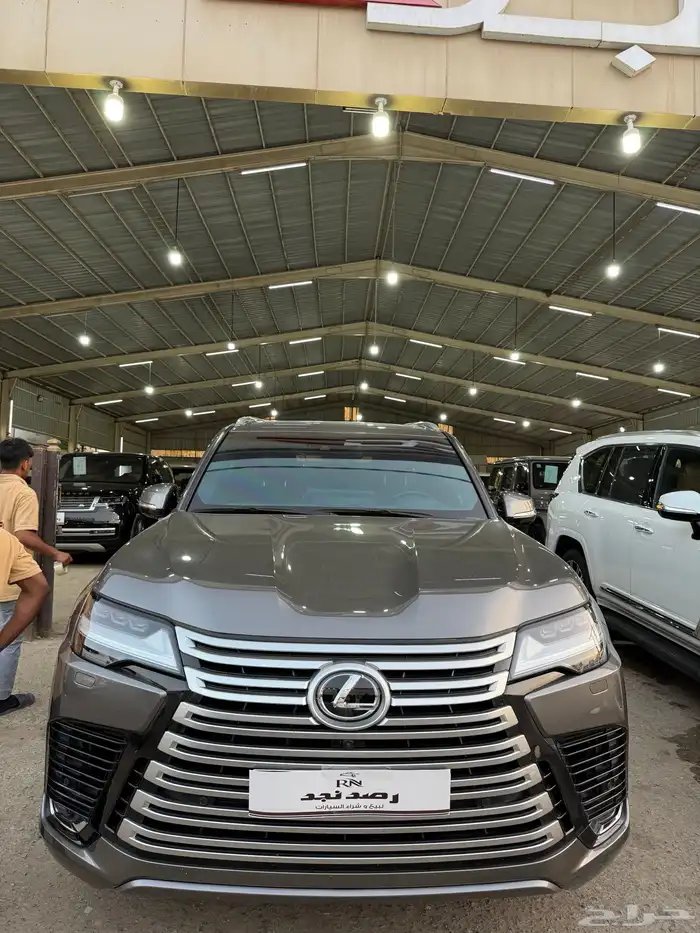 لكزس LX600 2023 عداد 27 الف BB خليجي فل كامل 0