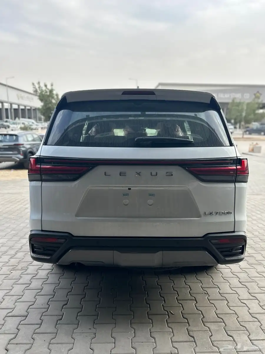 لكزس LX700h هايبرد 2025 سعودي جديد 535900 شامل الضريبة 4