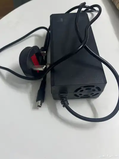 Electric Scooter DENX Foldable in Excellent Condition سكوتر 3