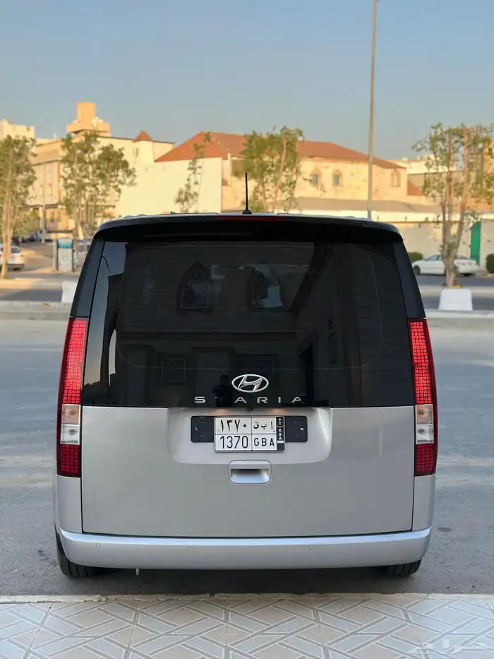 هيونداي ستاريا 3