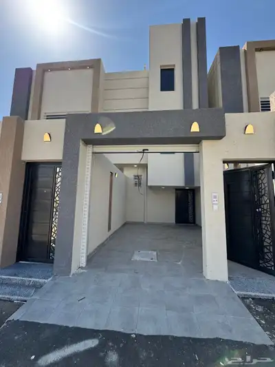 للبيع بالمحاله روف علوي دور ثاني مع ملحق بمدخل سياره 380م 1
