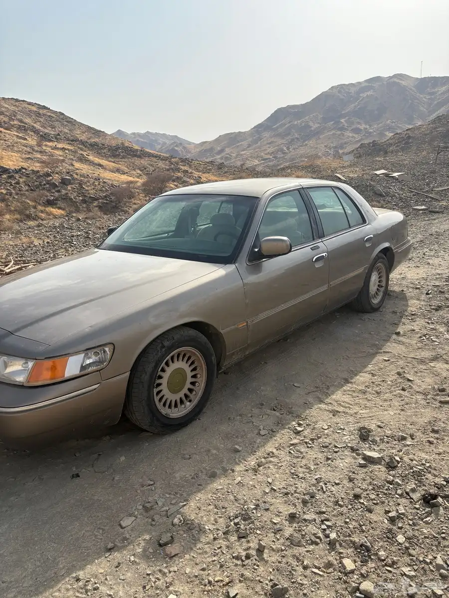 فورد ماركيز اللون ذهبي الموديل 2001 الممشى غير معروف الموتر 16