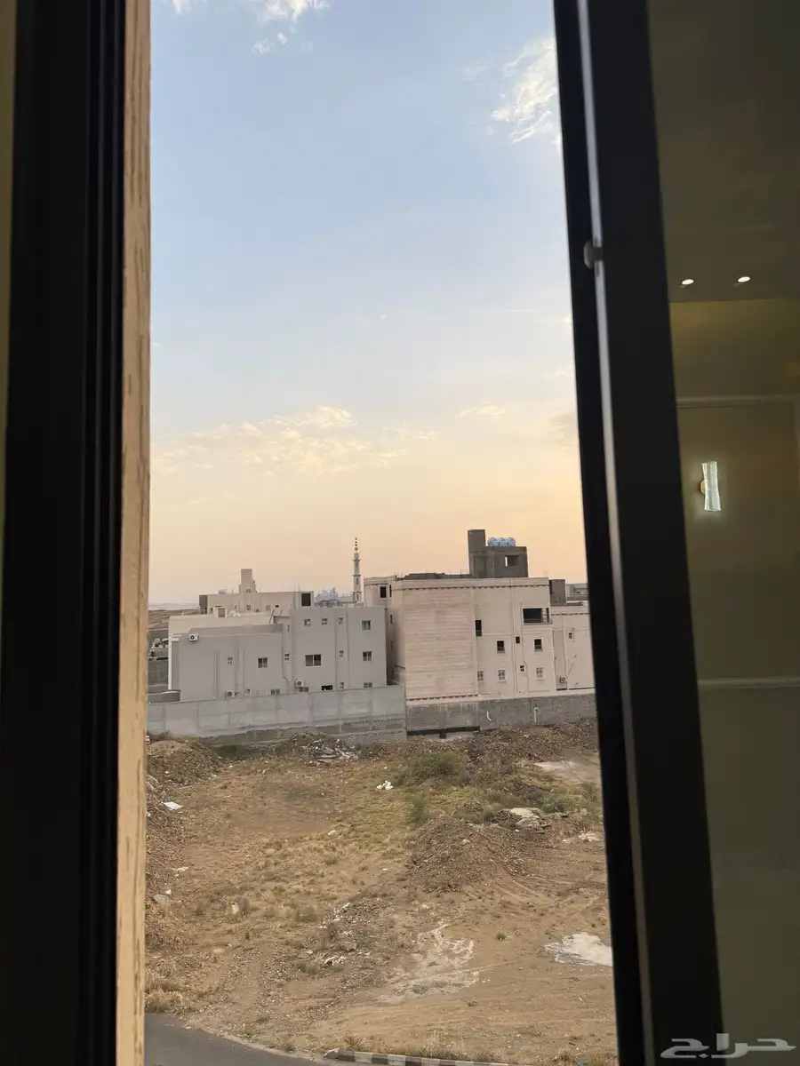 تملك شقة علوي بالمحالة بدرج داخلي للسطح بسعر 550 الف فقط 9