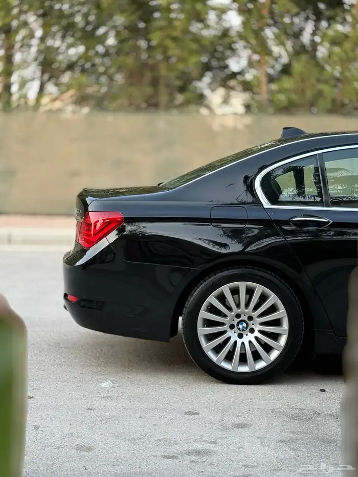 BMW 730Li 2010 4