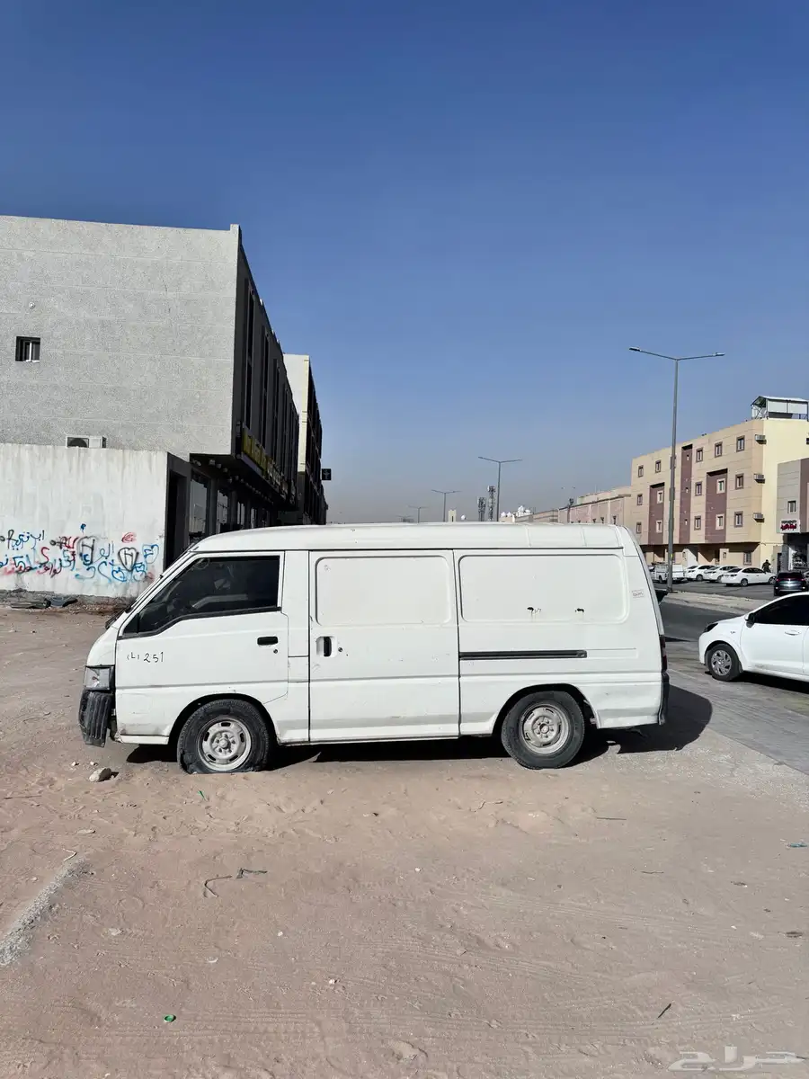 باص متسوبيشي 2