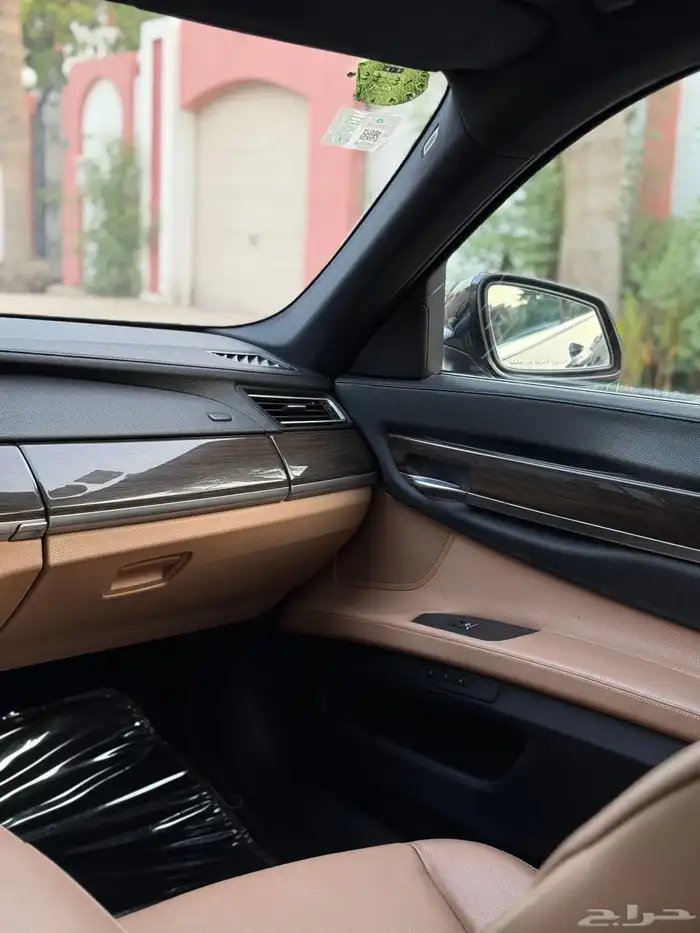 BMW 730Li 2010 33