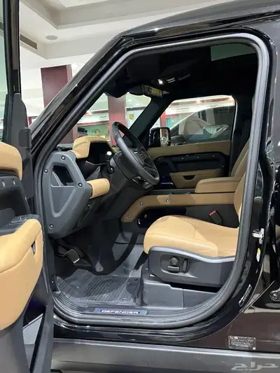 لاند روفر ديفيندر x-dynamic HSE P400 2025 7