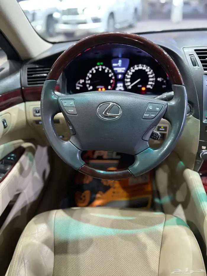 لكزس LS 460L   2007 سعودي ماشي 119 الف قمة فالنظافة 12