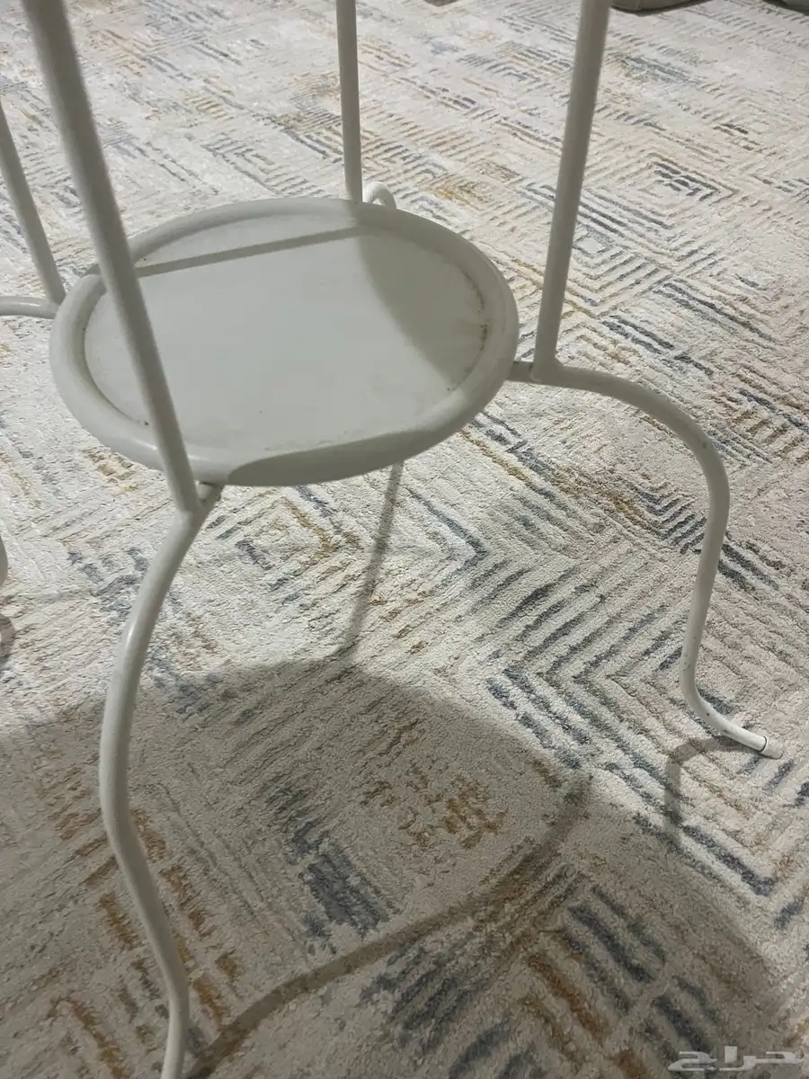 طاولة بيضاء ايكيا 2