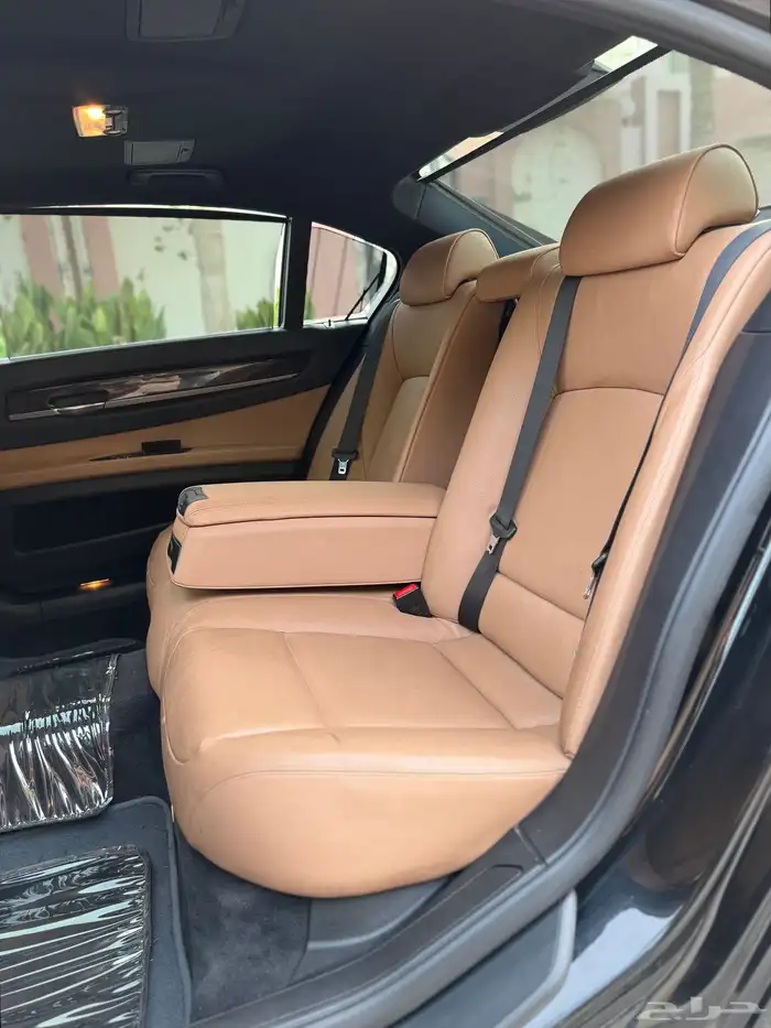 BMW 730Li 2010 14