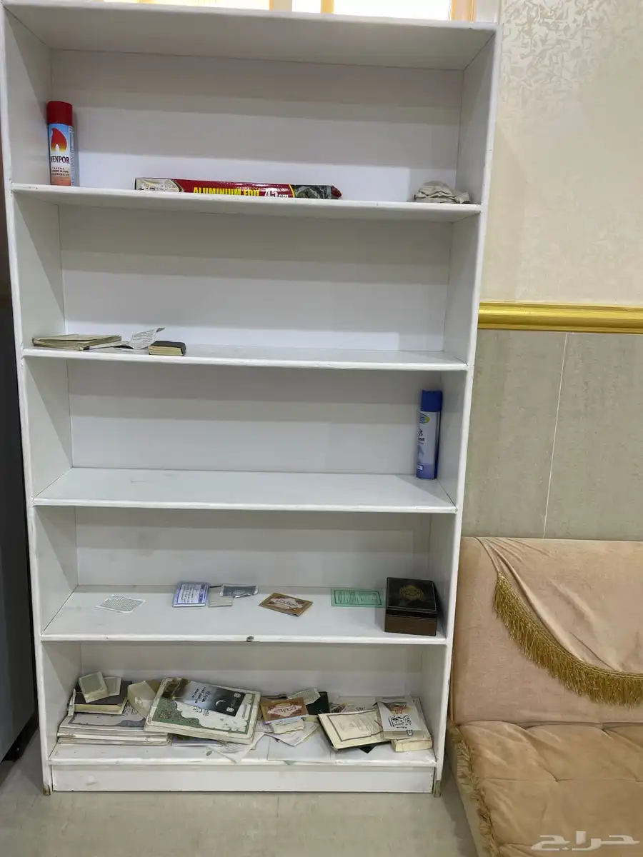 دولاب كتب شبه جديد للبيع 0