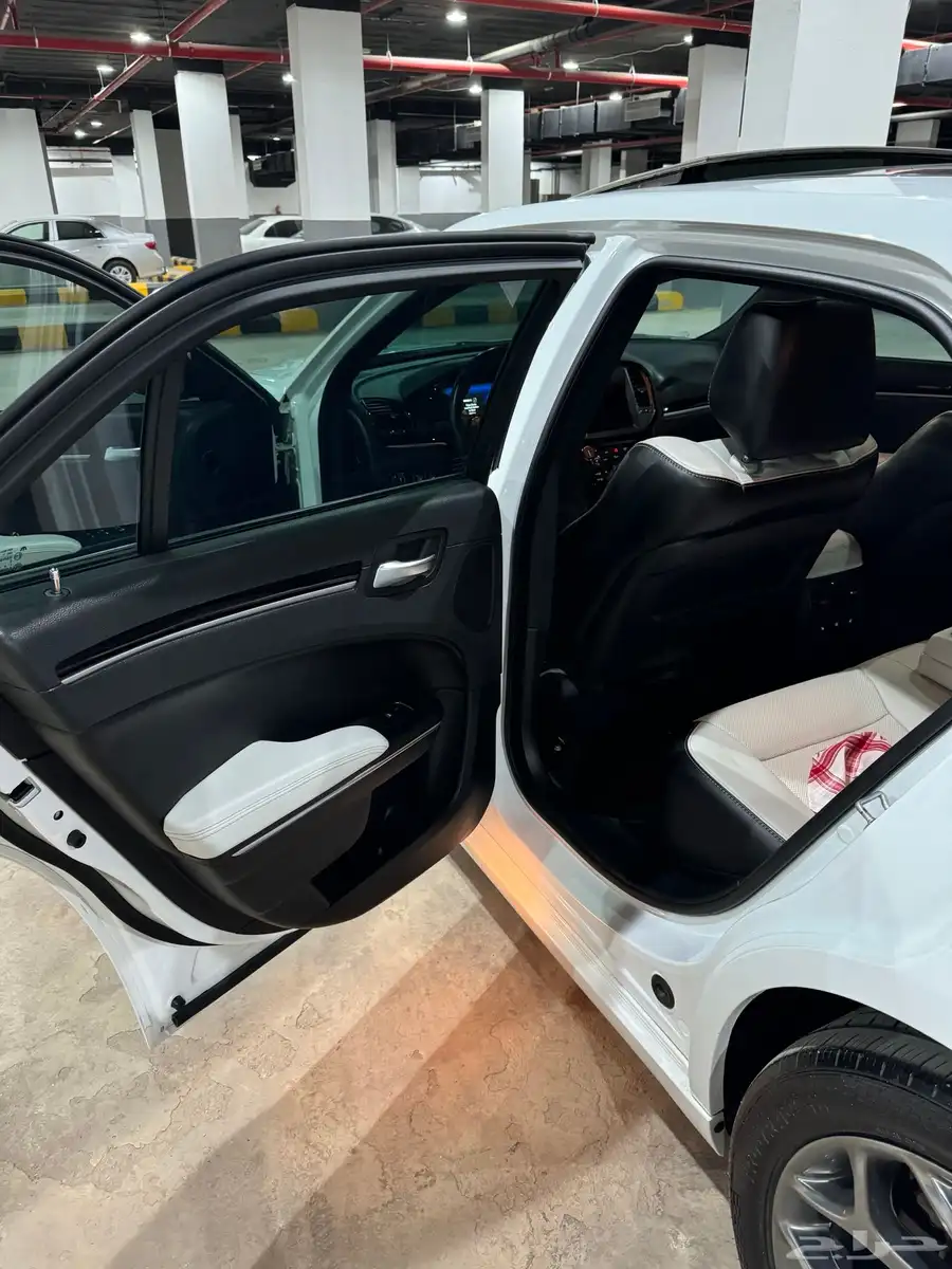 كرايسلر s300 5.7 14