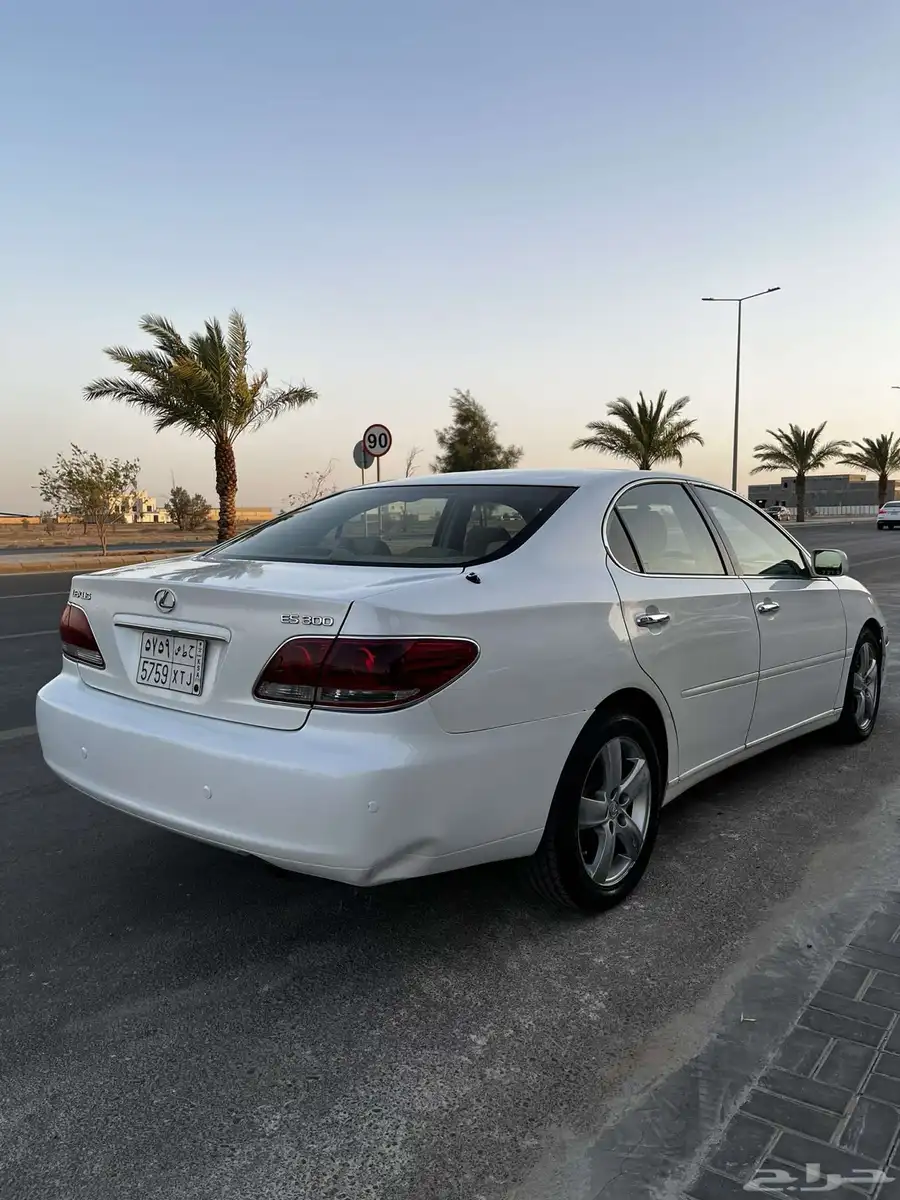 لكزس 2005 اي اس دواخل على الشرط 2