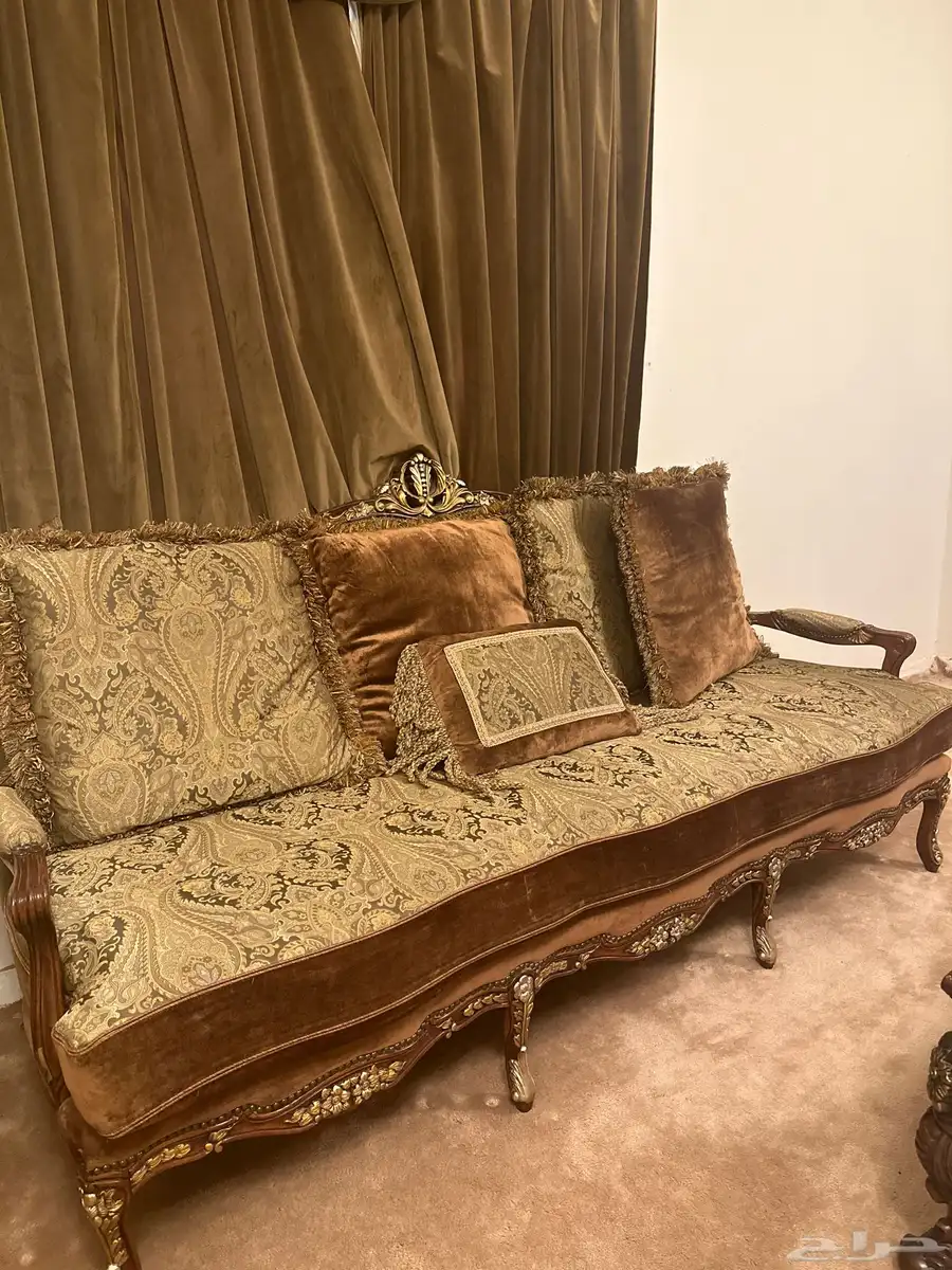 كنب كلاسيك للبيع من شركه مفروشات العمر 0
