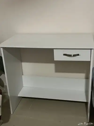 مكتبين نفس الحجم والشكل استخدام سنه 4