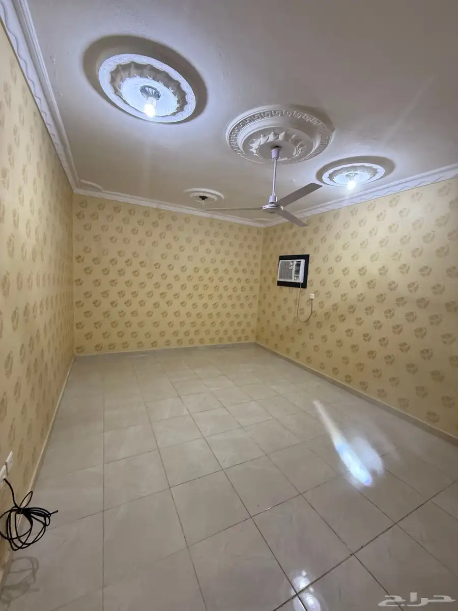 شقق عزاب للايجار 0