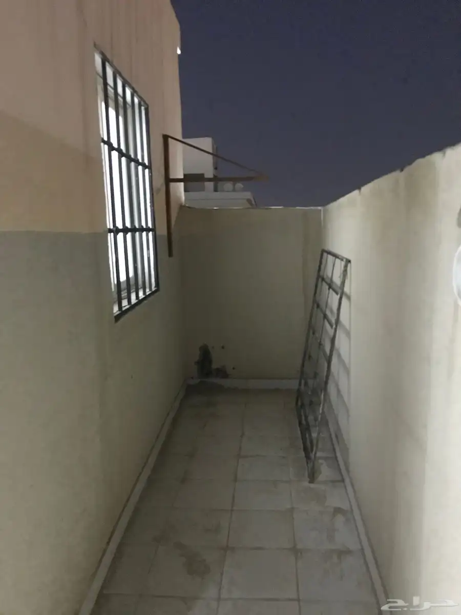 فيلا للإيجار درج صالة حي الدار البيضاء 39