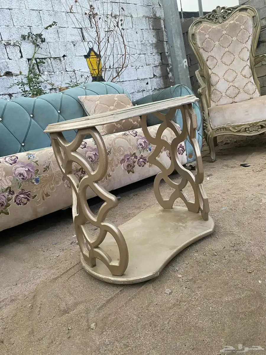 كنب صاله نضيف مع طاولاته 12