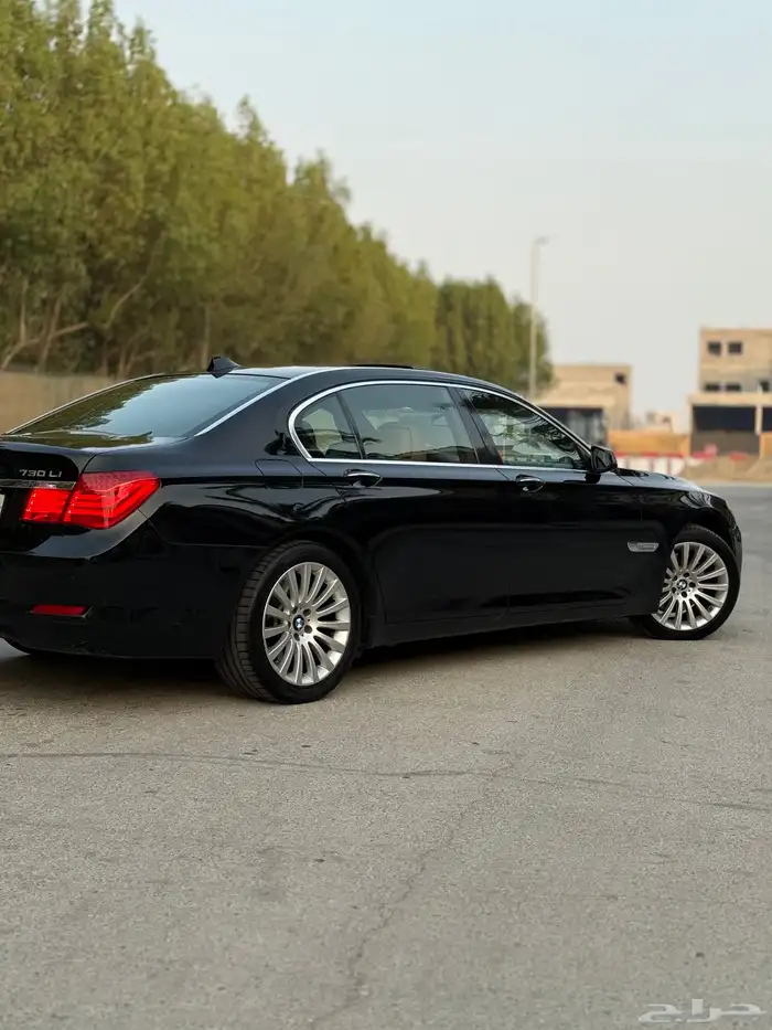 BMW 730Li 2010 32