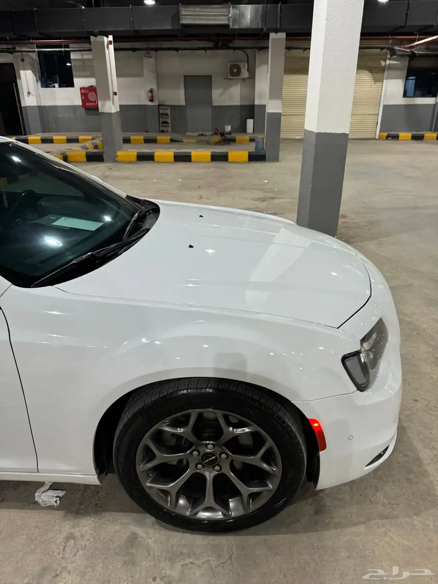 كرايسلر s300 5.7 3