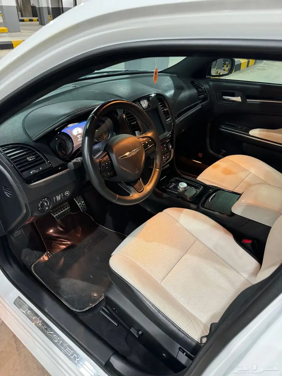 كرايسلر s300 5.7 17