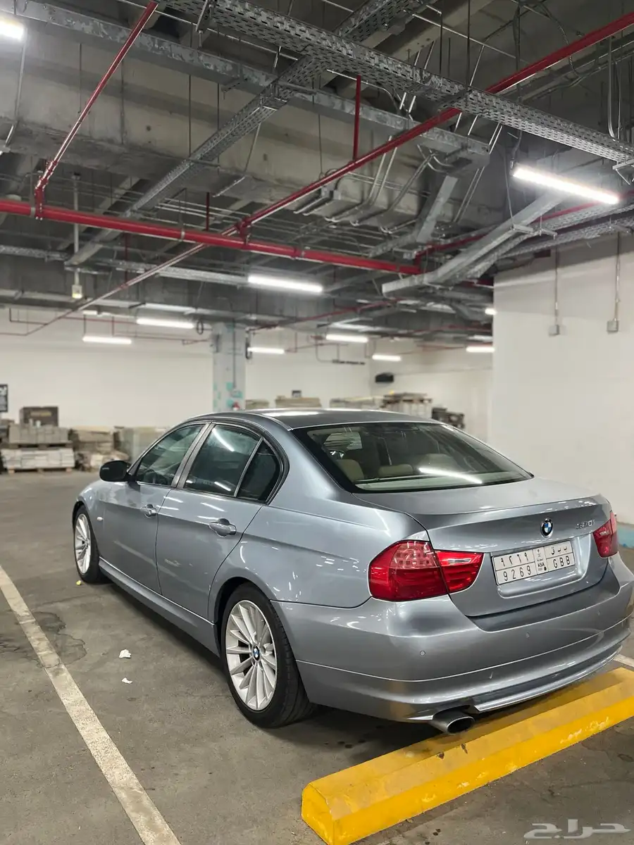 بي ام دبليو الفئه الثالثه 320i 1