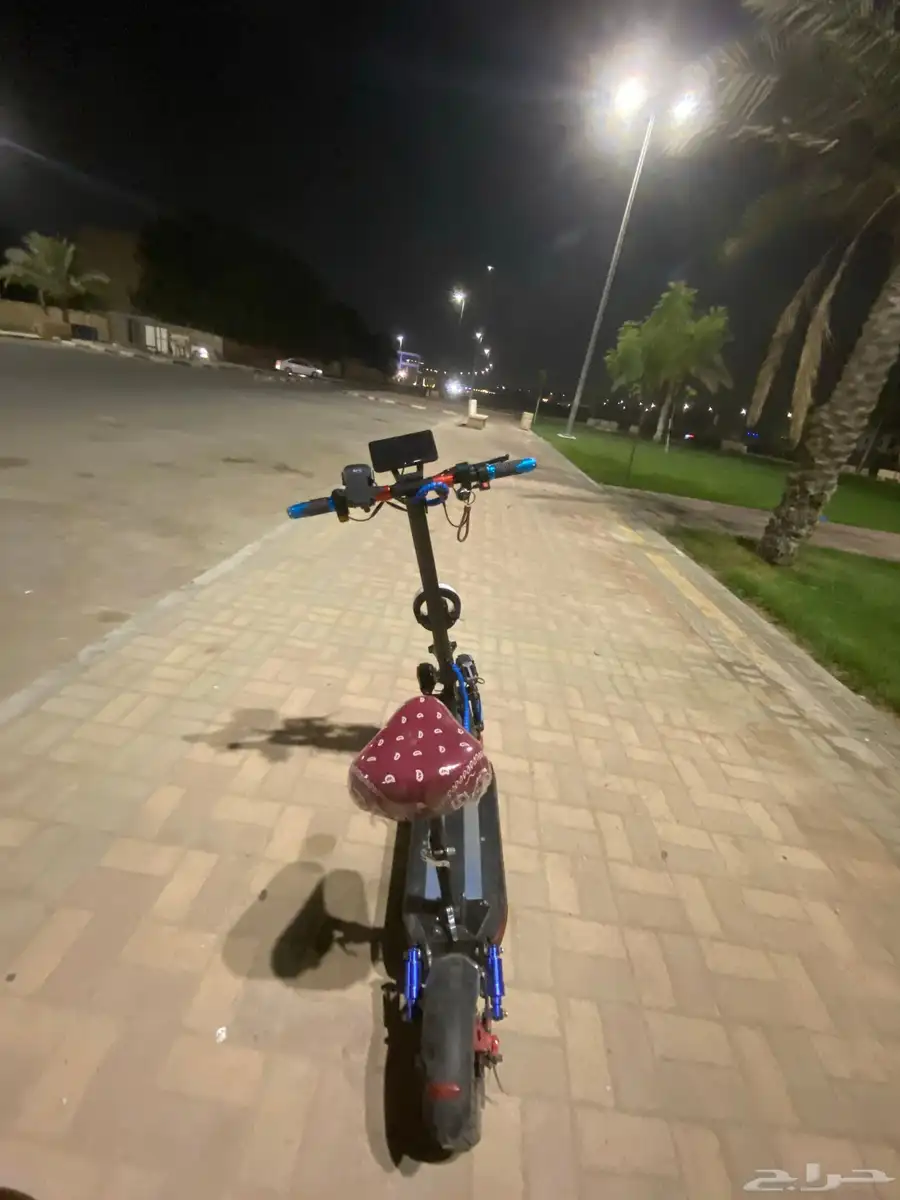 سكوتر وحش للبيع السرعه 99 كل شي تمام السعر 1400 قابل لتفاوض 3
