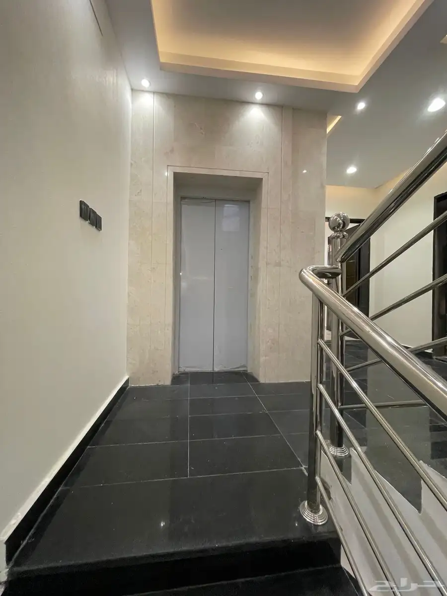 للبيع شقه علويه بسعر 530 الف بسطح خاص ومصعد جاهز 5