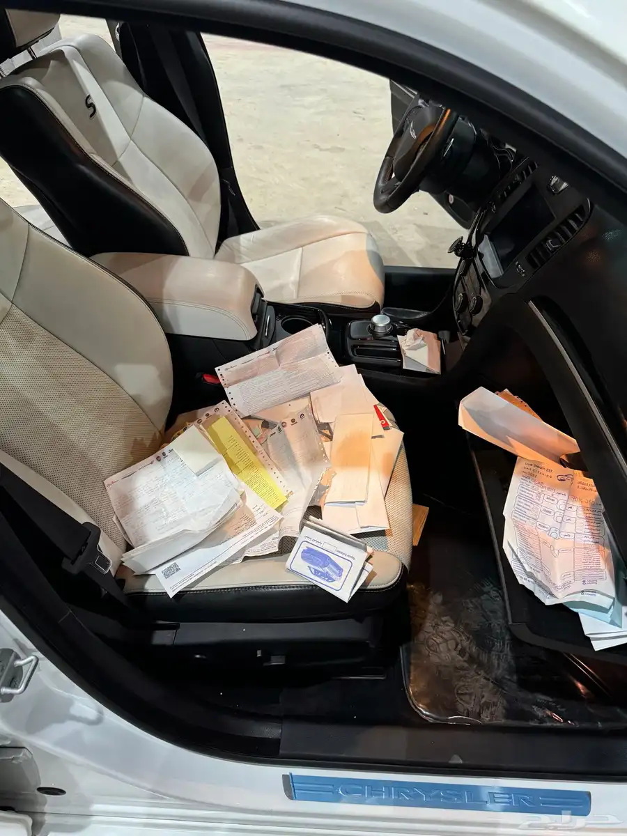 كرايسلر s300 5.7 23
