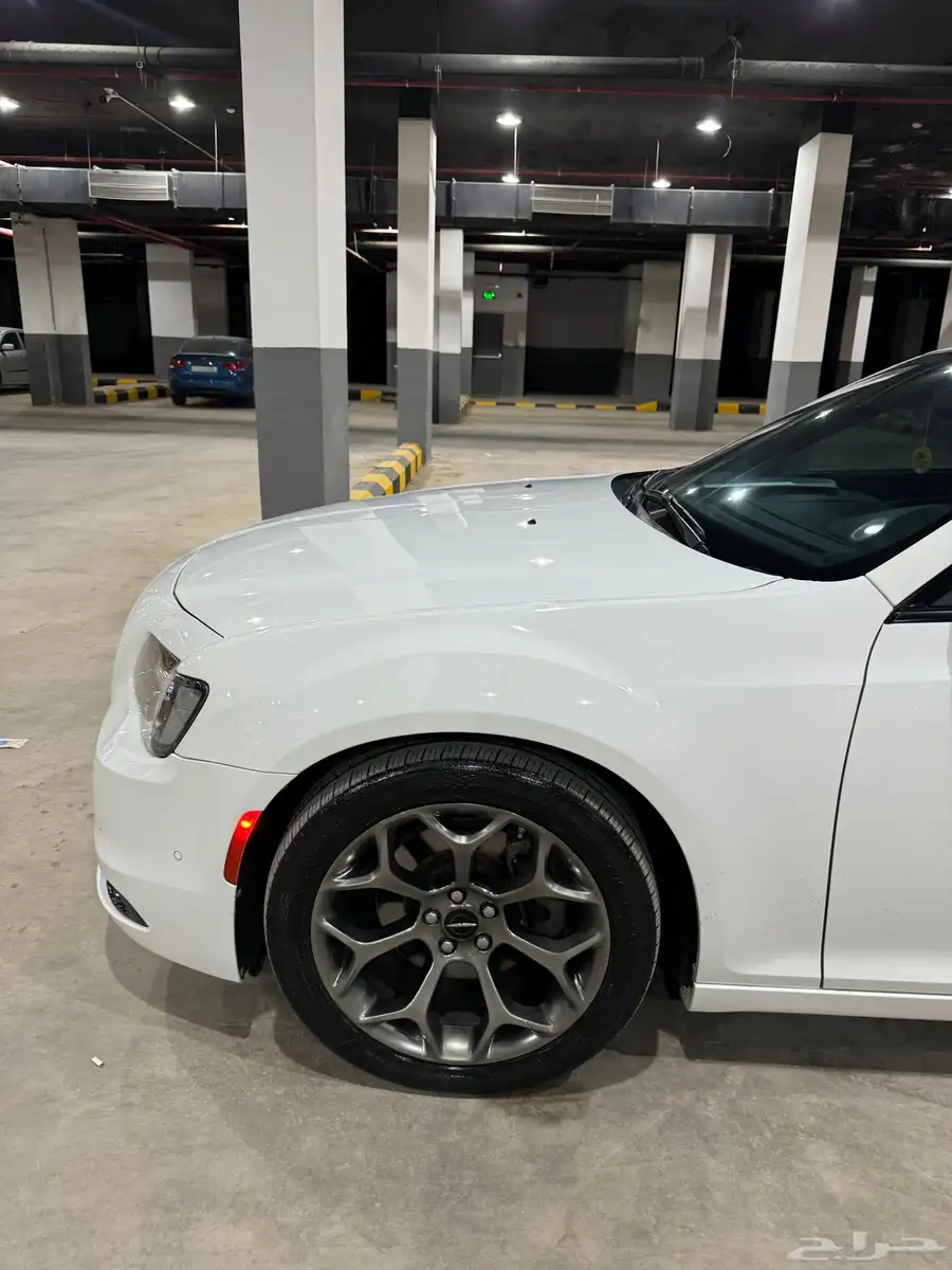 كرايسلر s300 5.7 11