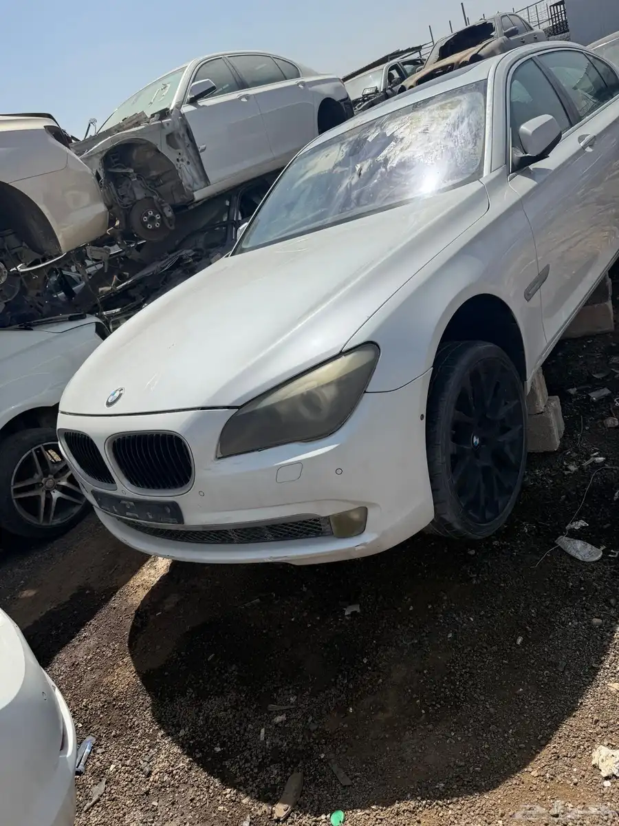 بي ام حجم 750. مديل 2010 تشليح قطع غيار ونشتري السيارات 5