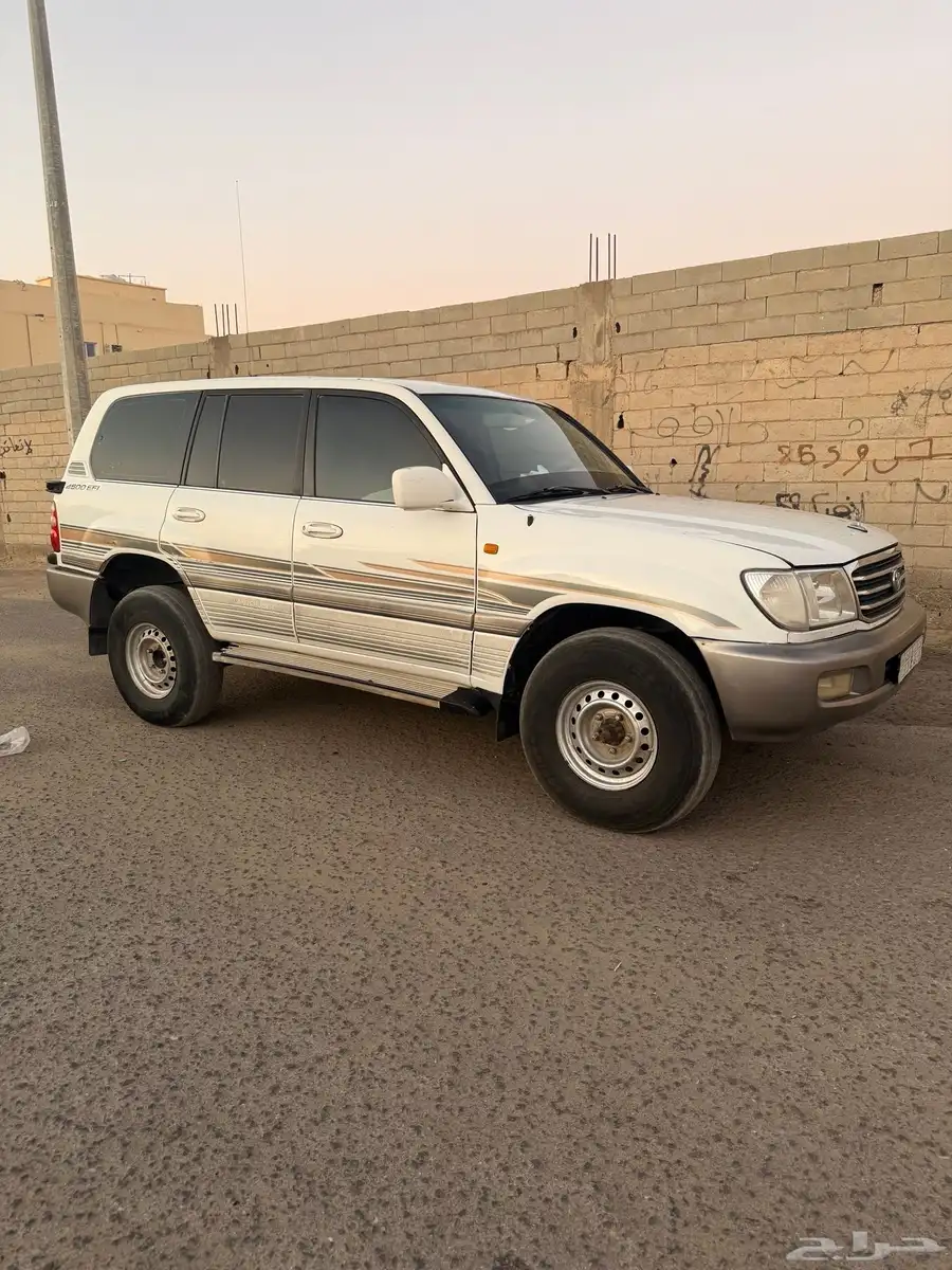 جيب لاندكروزر صالون ديزل 4
