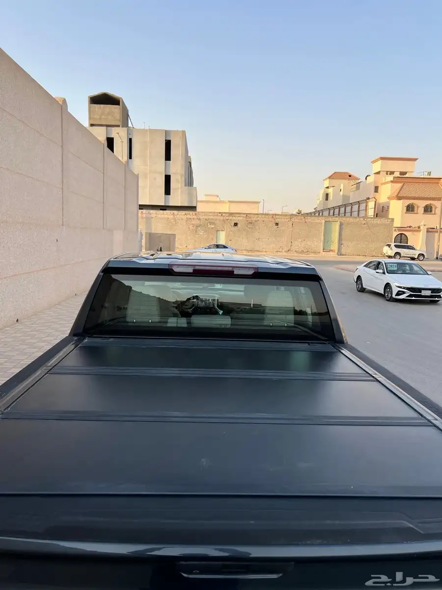 سلفرادو LT لوح دبي 7