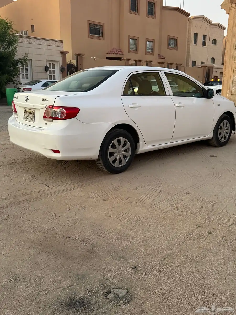 للبيع كورلا 2013 مكينه 1800 3