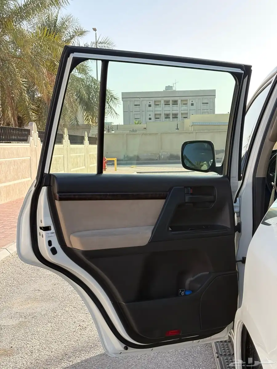لاندكروزر 11